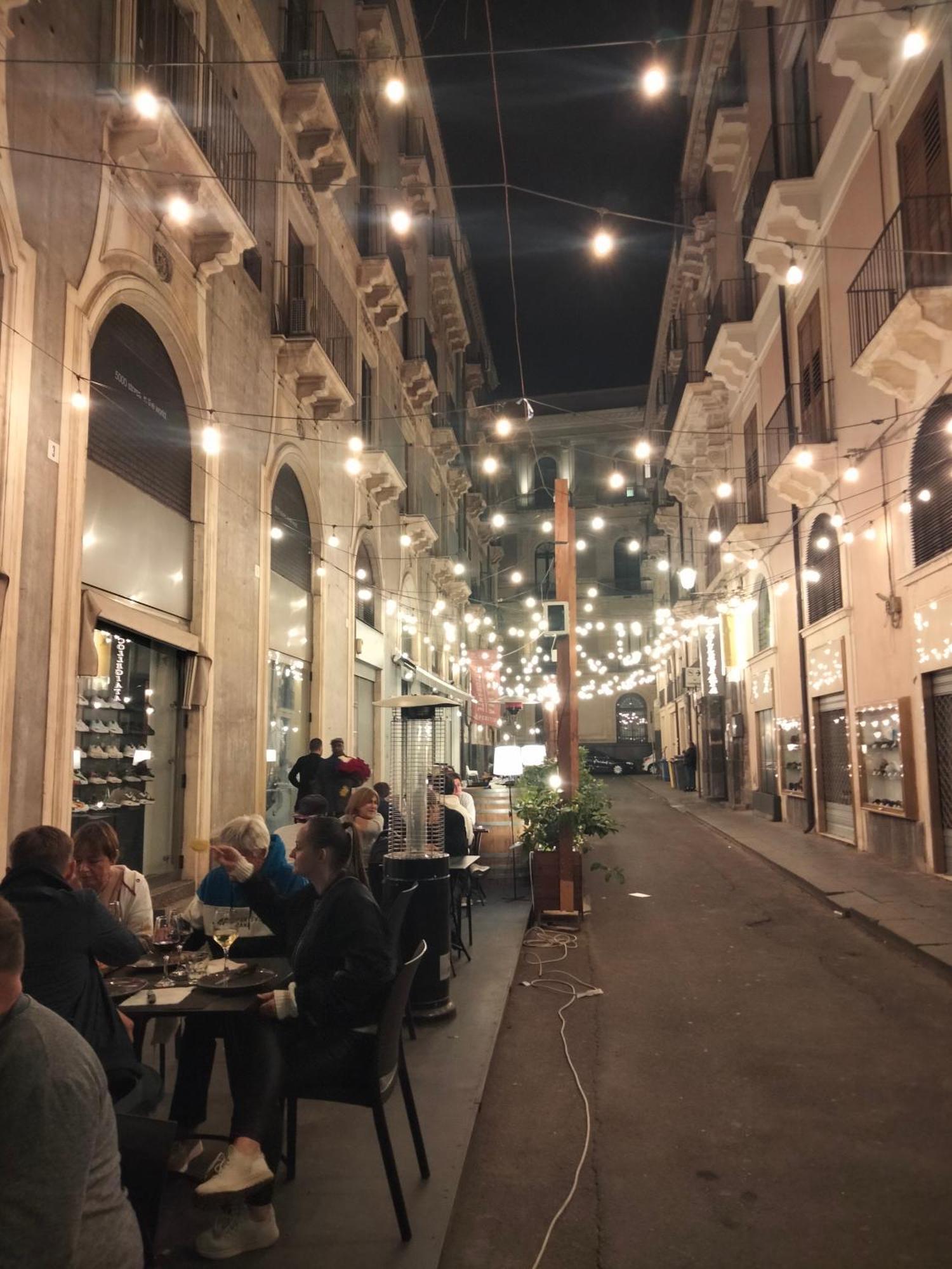 Etna Timeo Central Apartment In Baroque Building カターニア エクステリア 写真